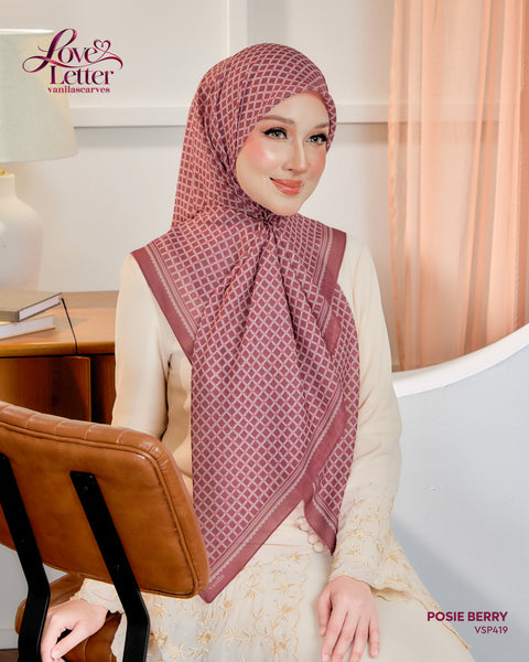 VANILA SCARVES LOVE LETTER POSIE BERRY (VSP419)